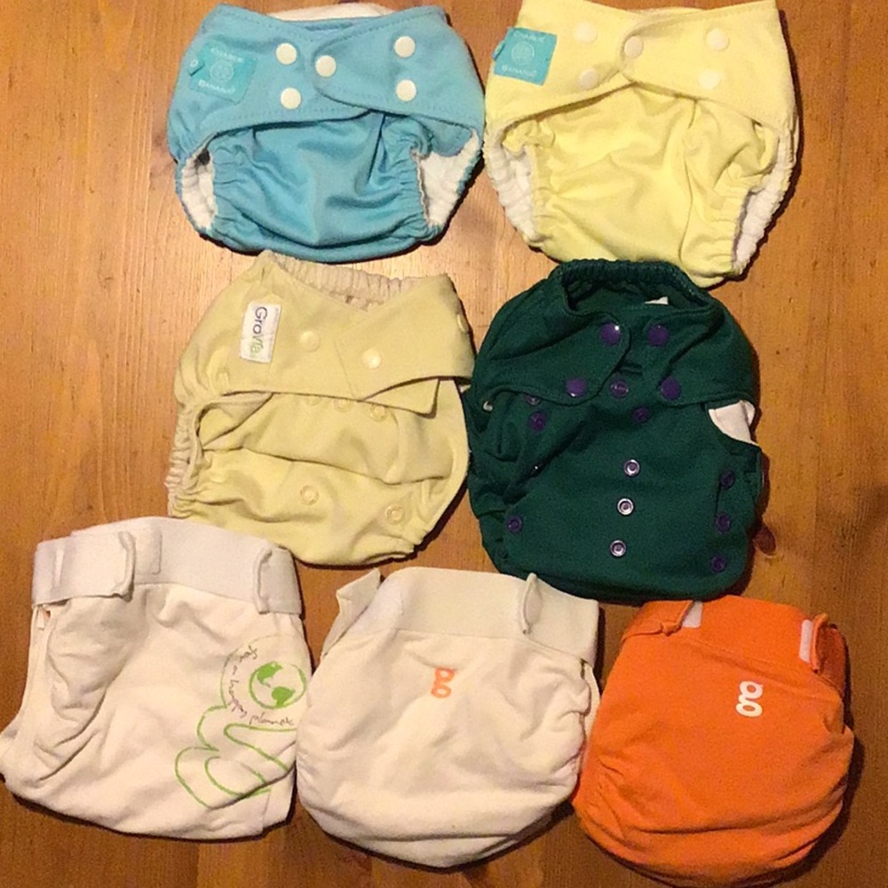 Lot of 7 cloth diapers size Med/Large